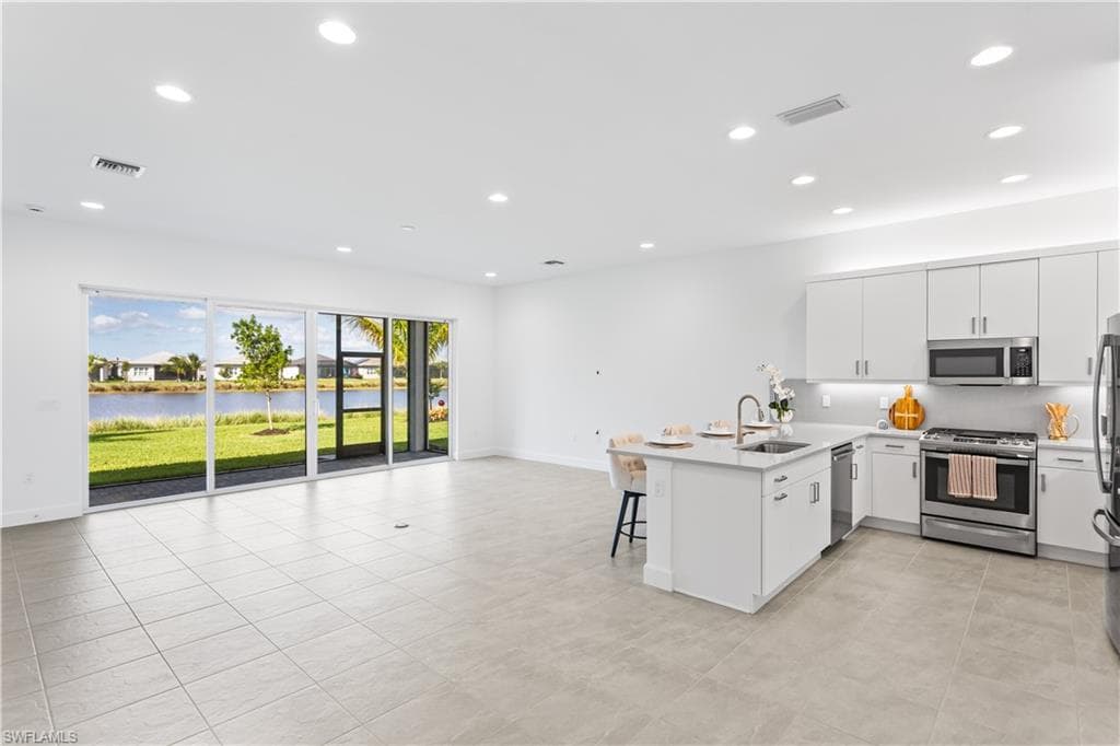 12438 Dahlia Ct, Naples, FL 34120-3