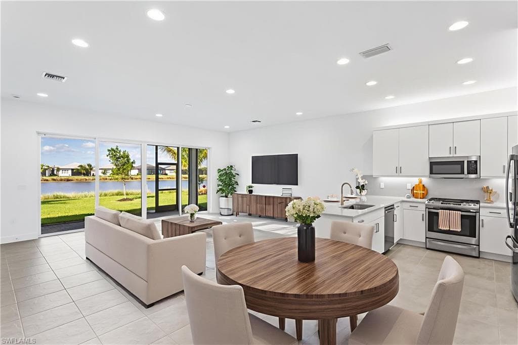 12438 Dahlia Ct, Naples, FL 34120-4