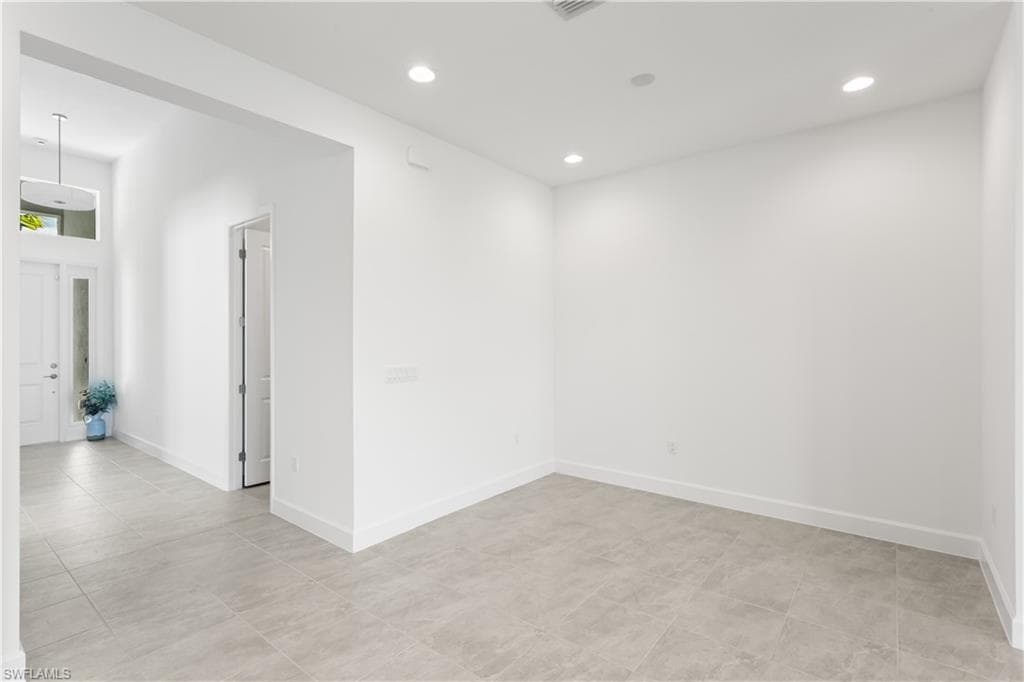 12438 Dahlia Ct, Naples, FL 34120-7