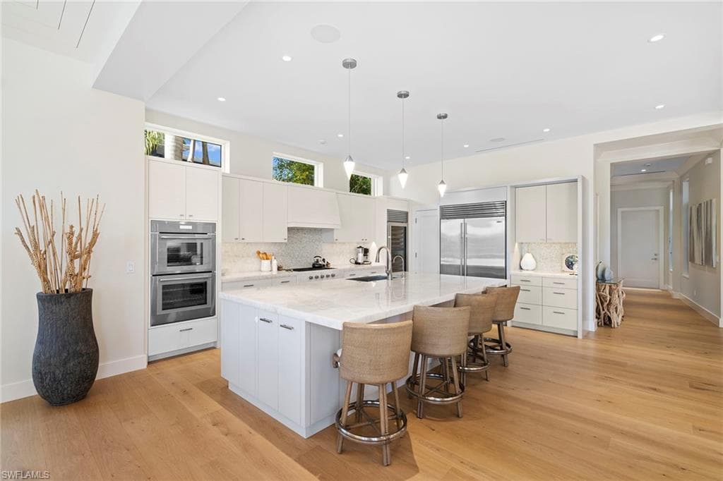 575 Palm Cir E, Naples, FL 34102-10