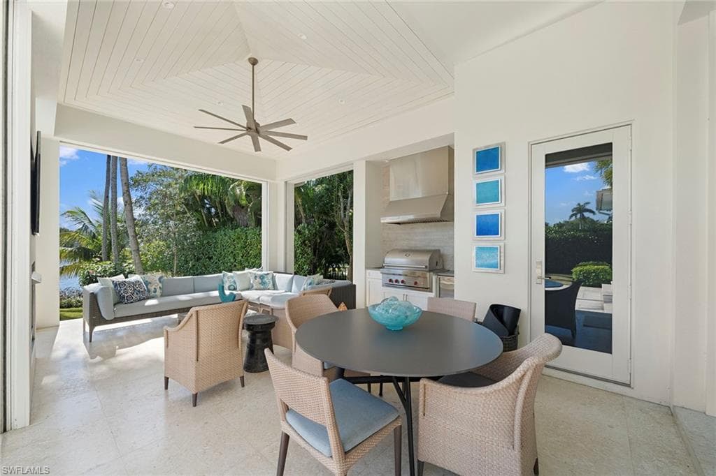 575 Palm Cir E, Naples, FL 34102-14