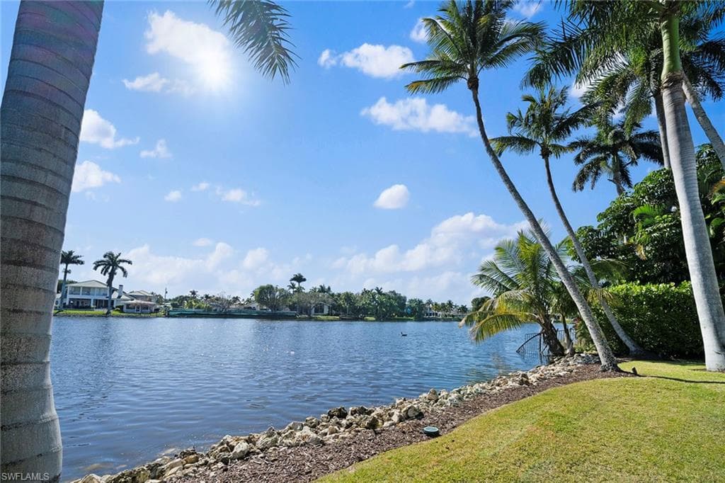 575 Palm Cir E, Naples, FL 34102-44