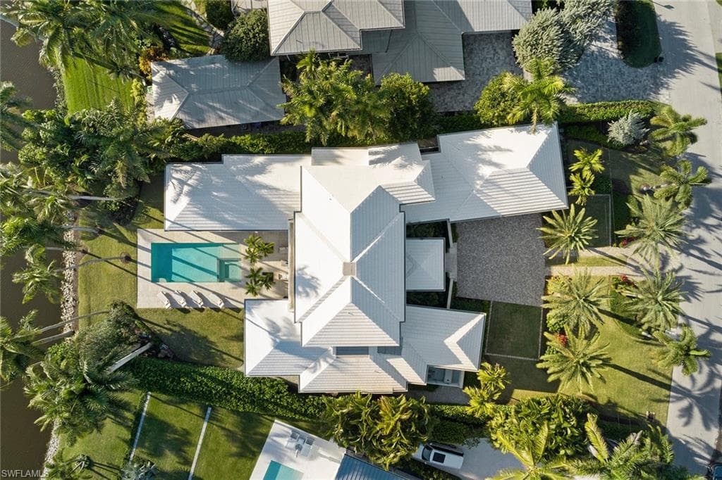 575 Palm Cir E, Naples, FL 34102-46