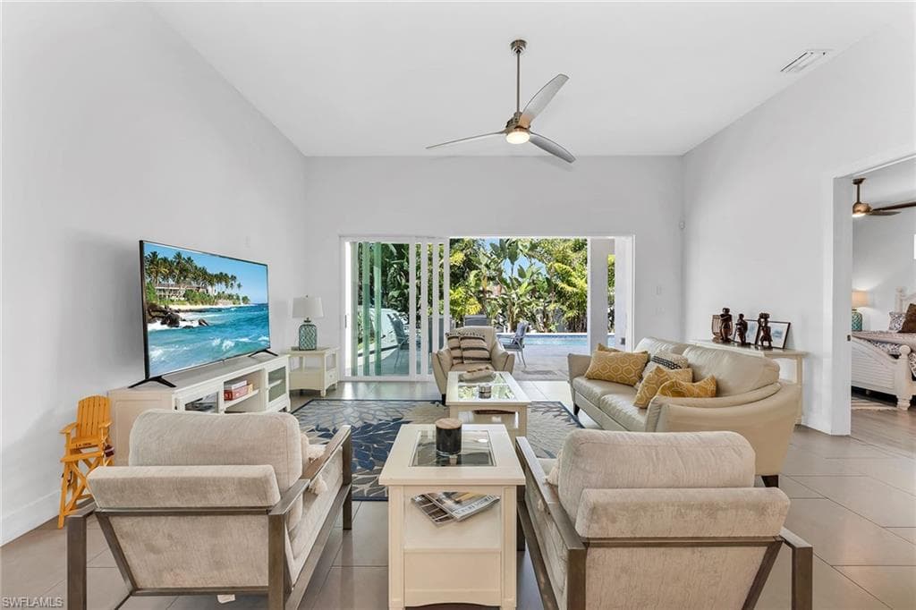 811 108th Ave N, Naples, FL 34108-11