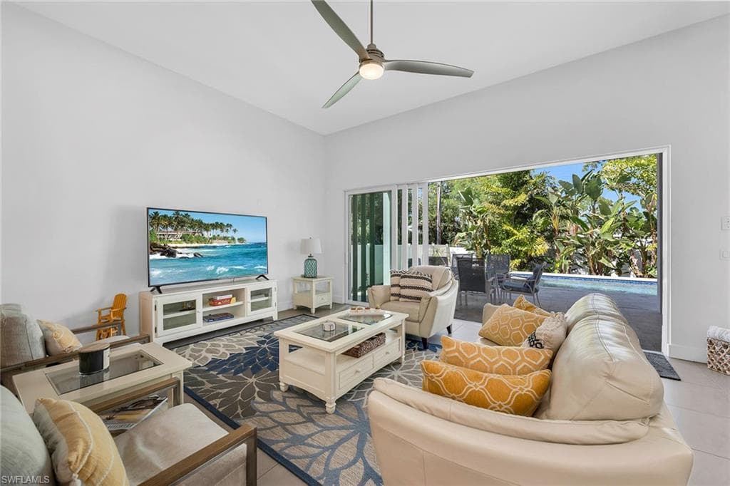 811 108th Ave N, Naples, FL 34108-13