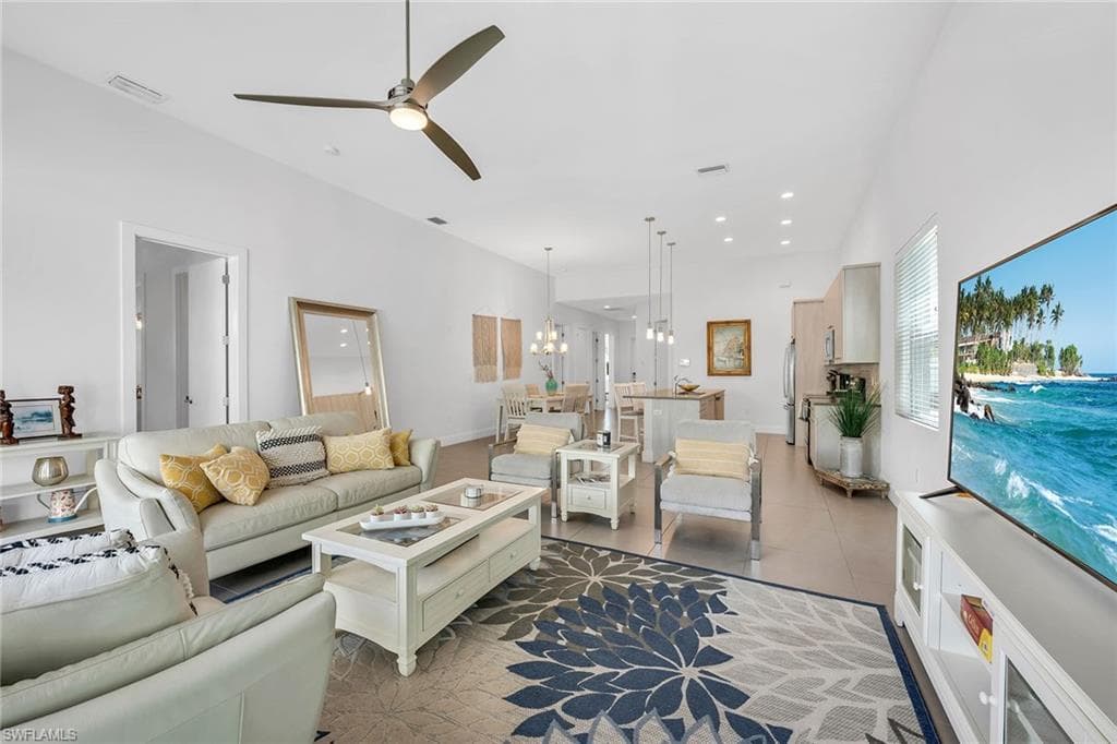 811 108th Ave N, Naples, FL 34108-15