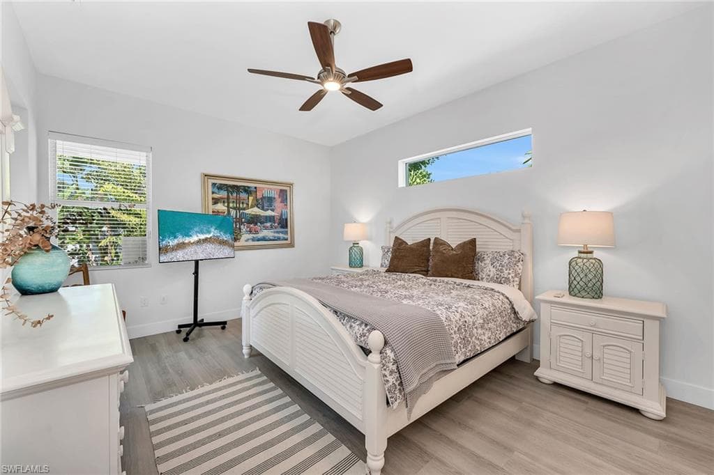 811 108th Ave N, Naples, FL 34108-17