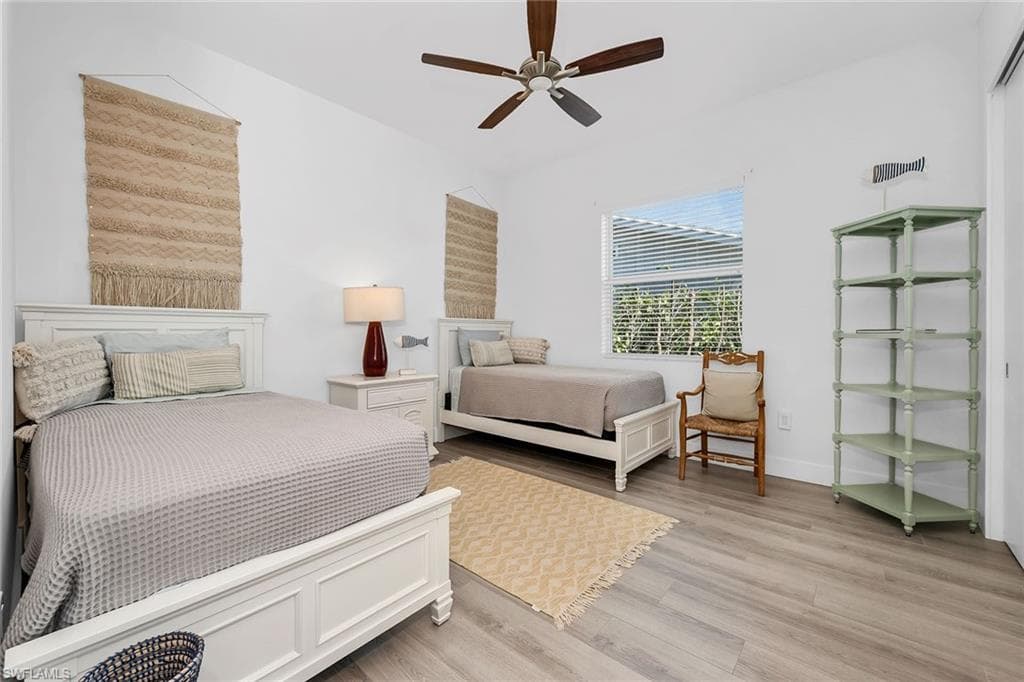 811 108th Ave N, Naples, FL 34108-25