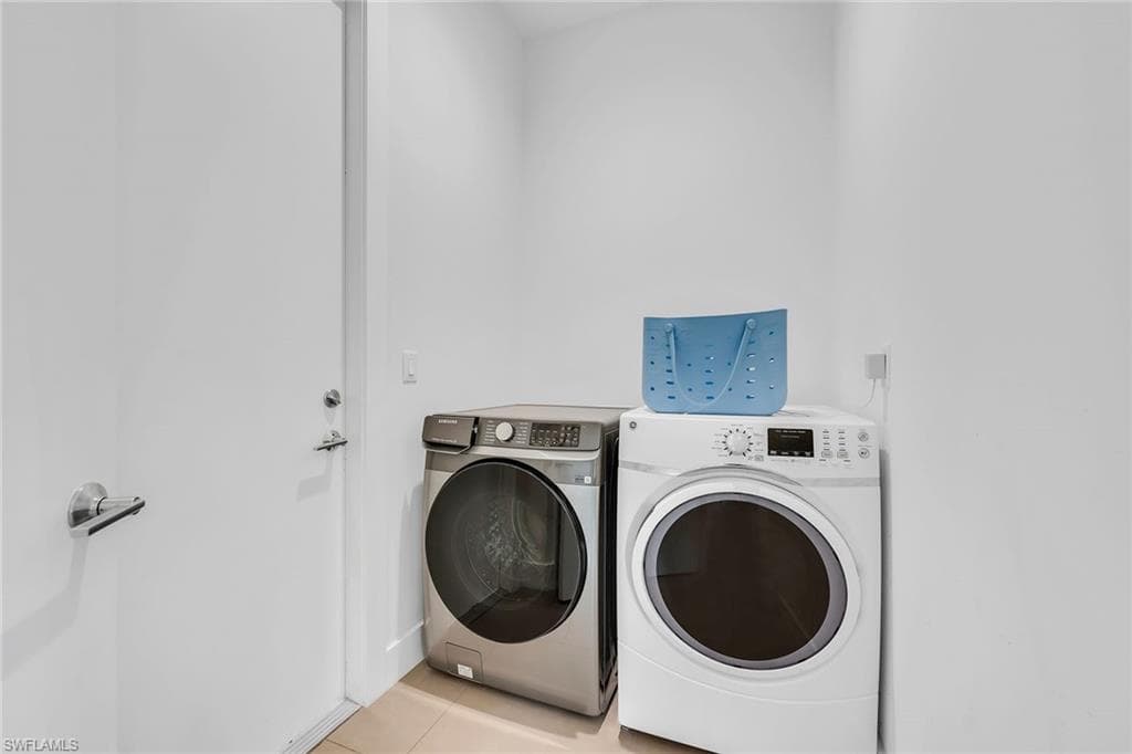 811 108th Ave N, Naples, FL 34108-27