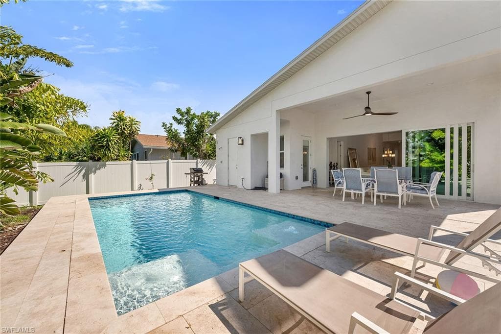 811 108th Ave N, Naples, FL 34108-33