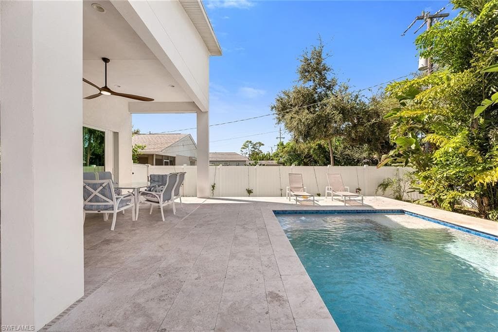 811 108th Ave N, Naples, FL 34108-37