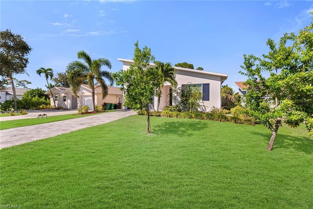 811 108th Ave N, Naples, FL 34108-40