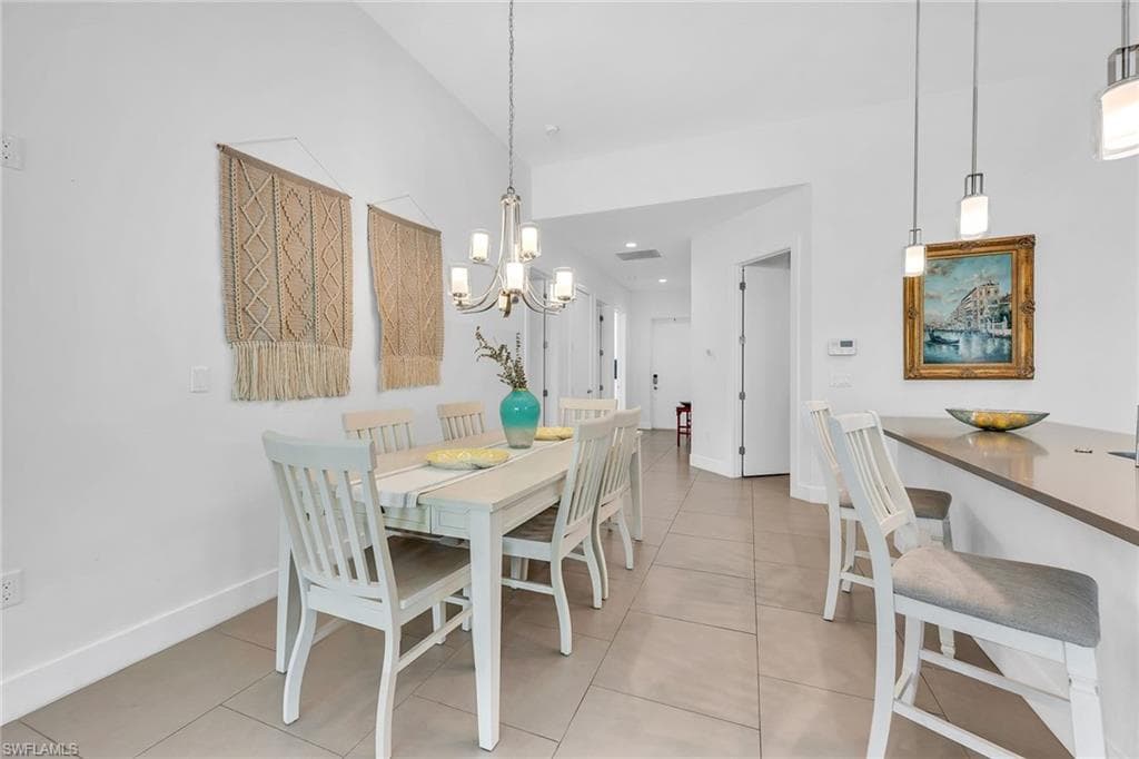 811 108th Ave N, Naples, FL 34108-7