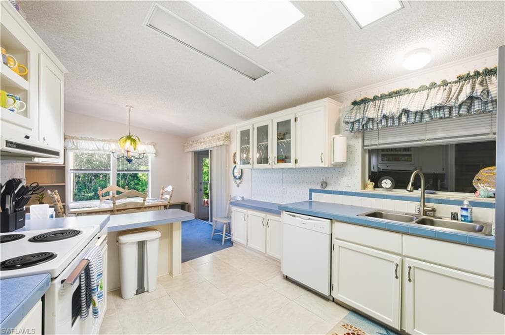 234 Riverwood Rd, Naples, FL 34114-14