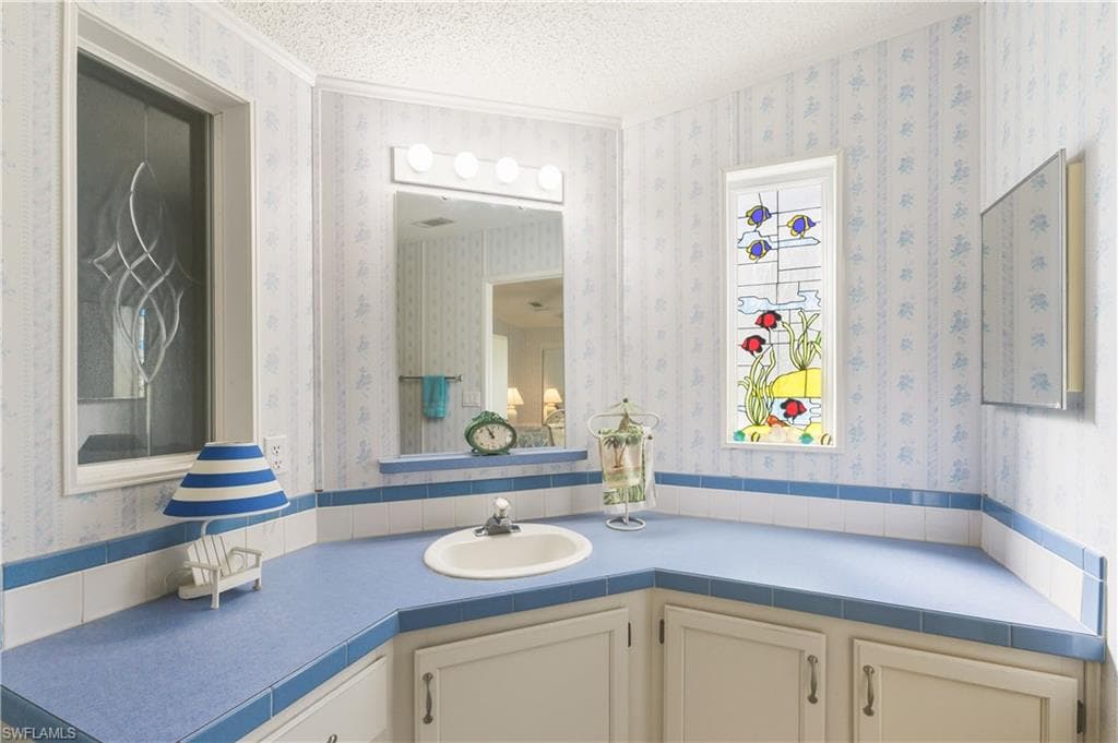 234 Riverwood Rd, Naples, FL 34114-22