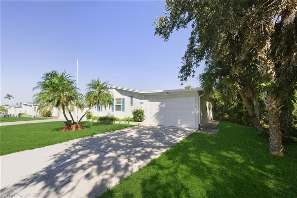 234 Riverwood Rd, Naples, FL 34114-1