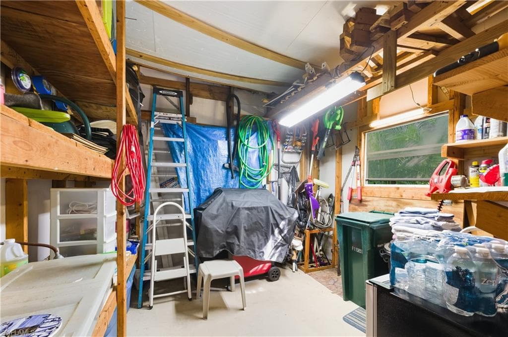 234 Riverwood Rd, Naples, FL 34114-31