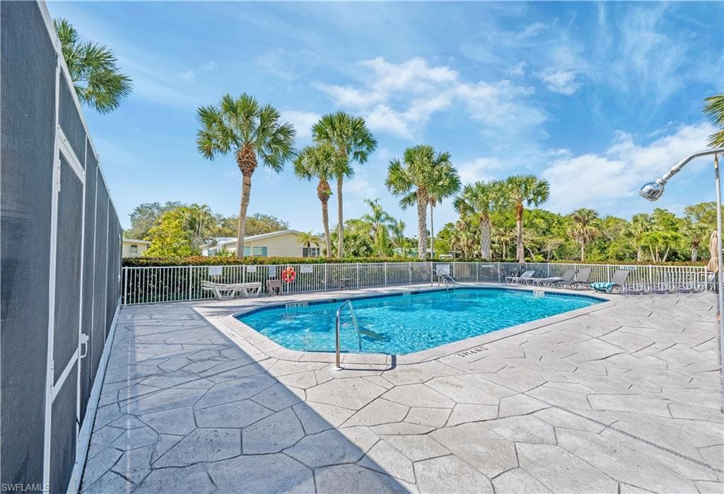 234 Riverwood Rd, Naples, FL 34114-36