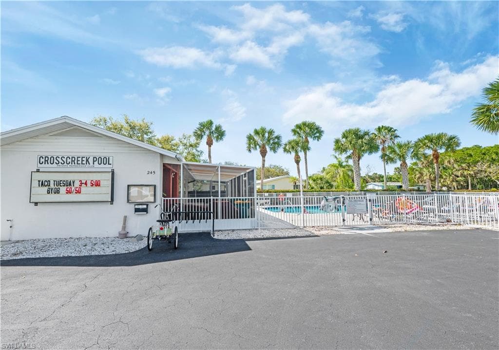 234 Riverwood Rd, Naples, FL 34114-37