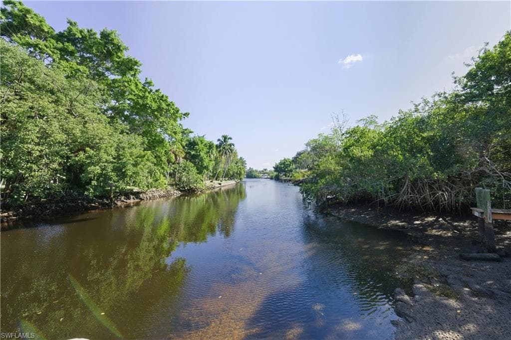 234 Riverwood Rd, Naples, FL 34114-6