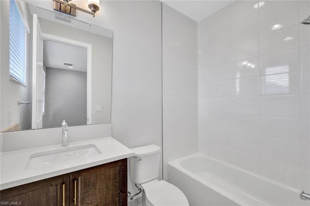 12704 Caballo Ct, Estero, FL 33928-18