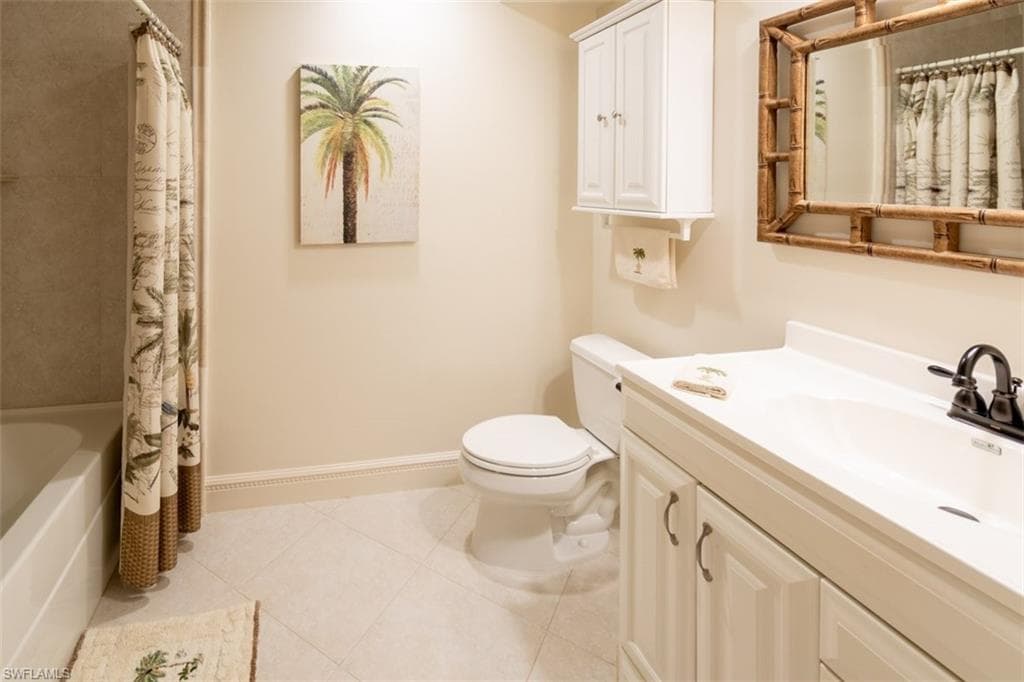 211 Seahorse Ct, Marco Island, FL 34145-19