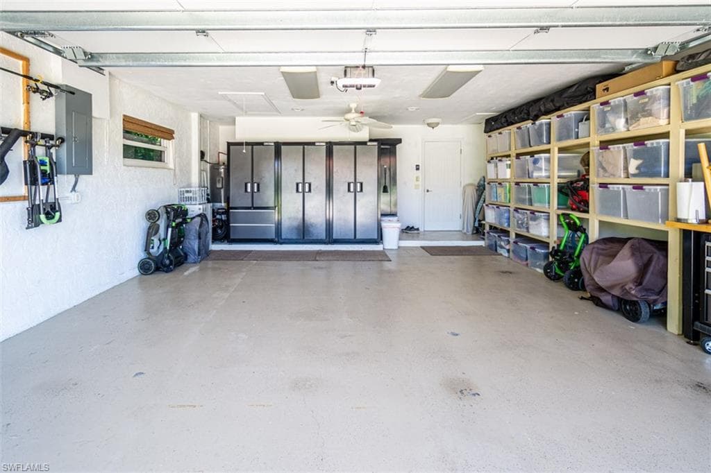 211 Seahorse Ct, Marco Island, FL 34145-21