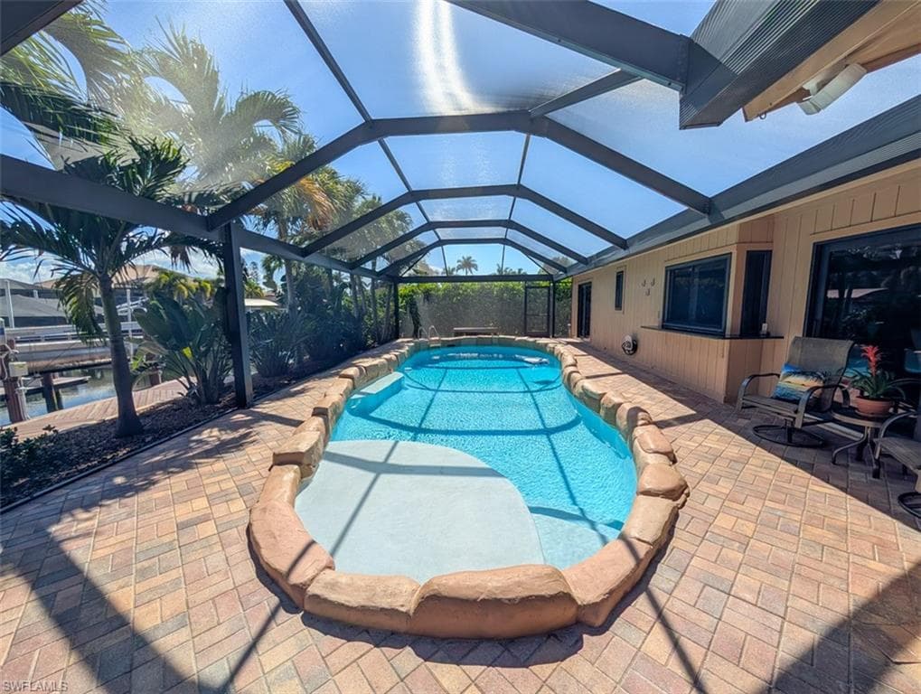 211 Seahorse Ct, Marco Island, FL 34145-22