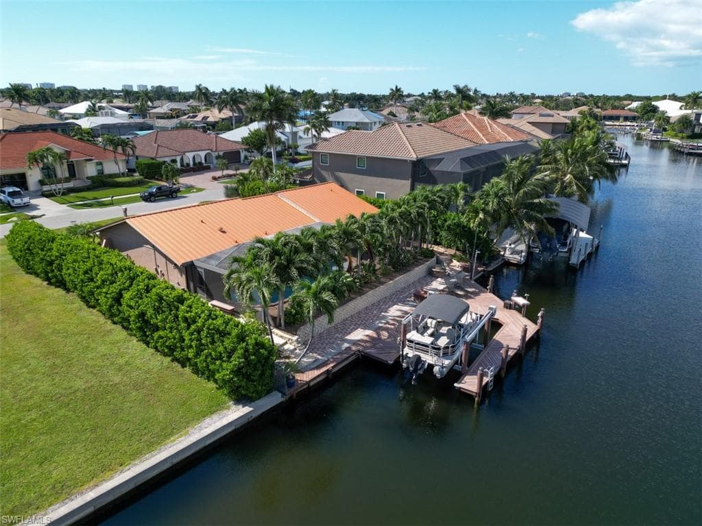 211 Seahorse Ct, Marco Island, FL 34145-42