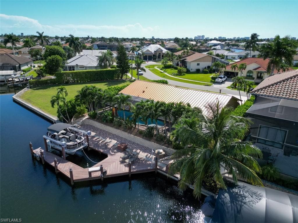 211 Seahorse Ct, Marco Island, FL 34145-43