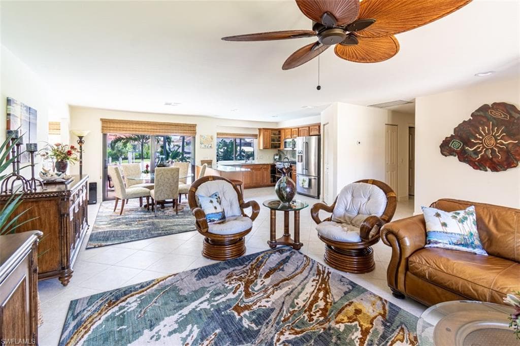 211 Seahorse Ct, Marco Island, FL 34145-5