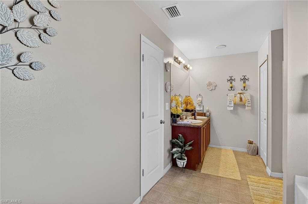 18105 Horizon View Blvd, Lehigh Acres, FL 33972-32