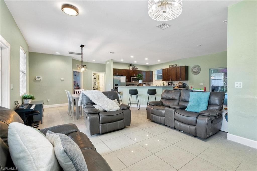 2754 22nd Ave NE, Naples, FL 34120-8