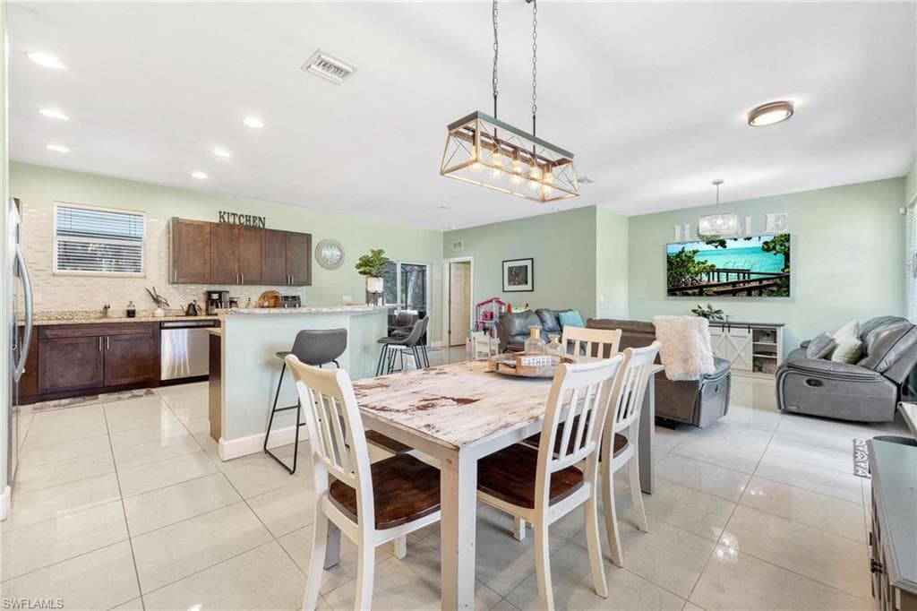 2754 22nd Ave NE, Naples, FL 34120-10