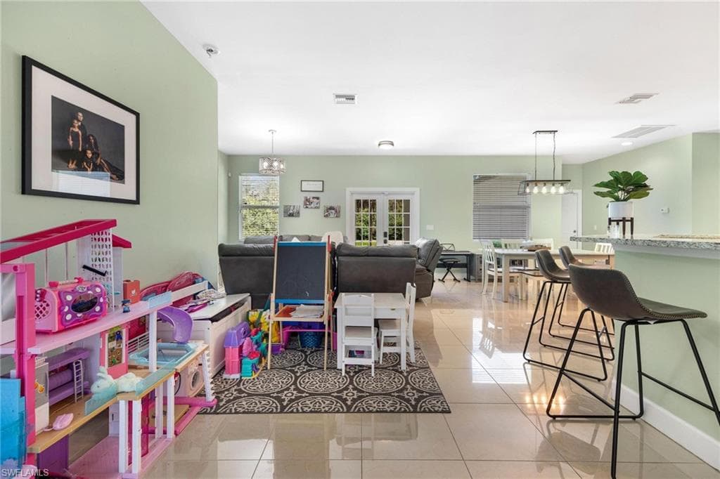 2754 22nd Ave NE, Naples, FL 34120-17