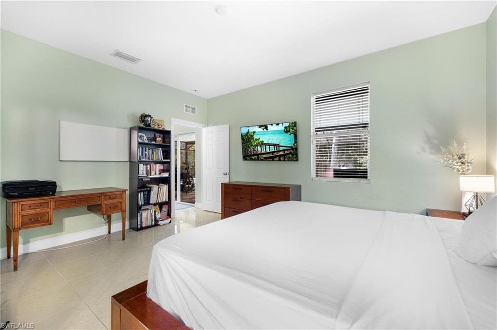 2754 22nd Ave NE, Naples, FL 34120-21