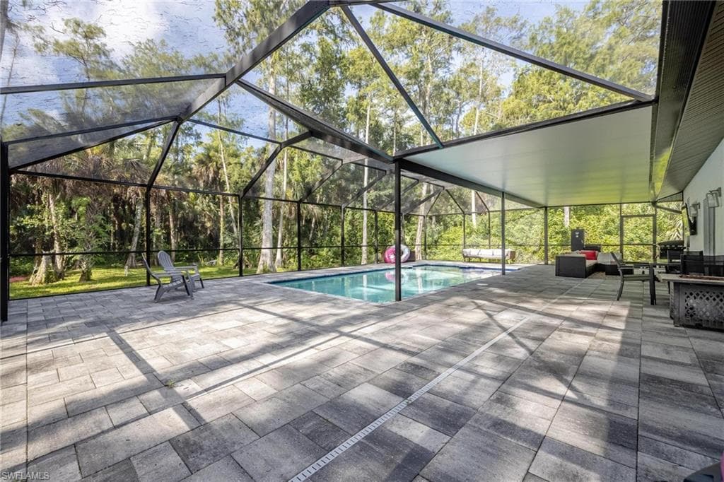 2754 22nd Ave NE, Naples, FL 34120-24