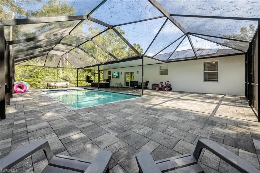 2754 22nd Ave NE, Naples, FL 34120-25