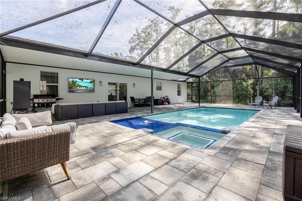 2754 22nd Ave NE, Naples, FL 34120-26