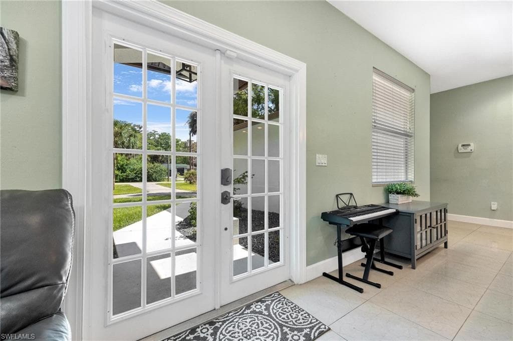 2754 22nd Ave NE, Naples, FL 34120-4