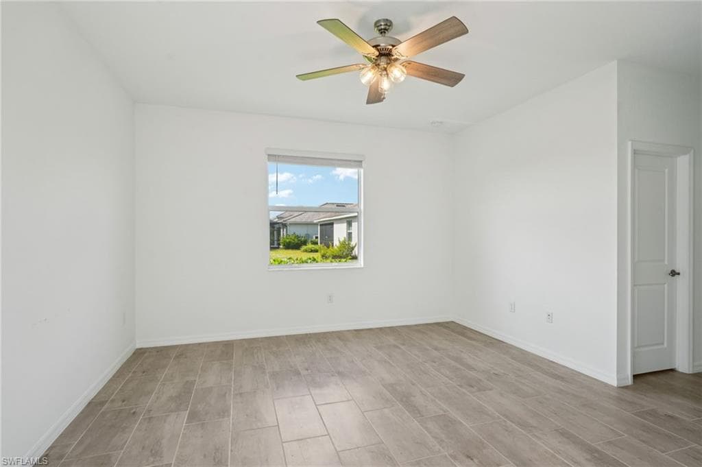 2445 Orchard St, Naples, FL 34120-11