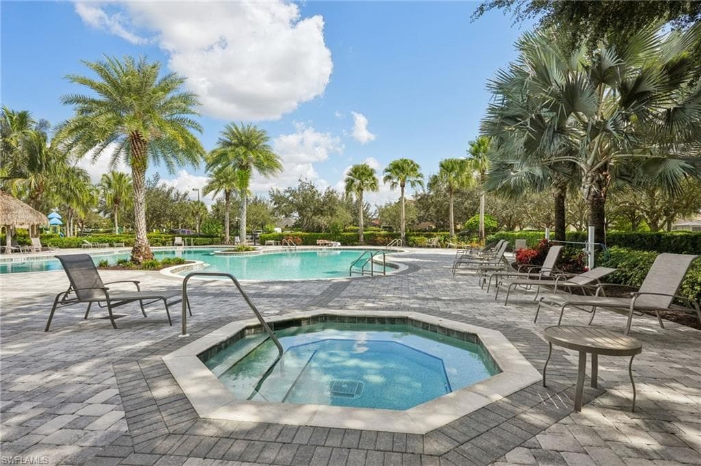 2445 Orchard St, Naples, FL 34120-38