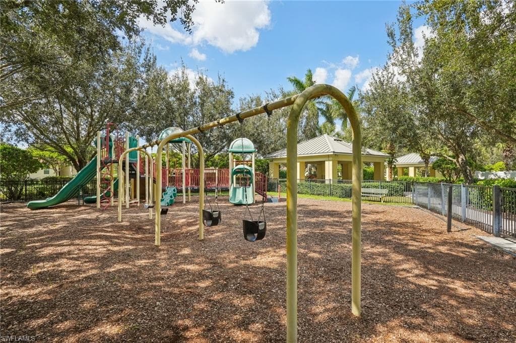 2445 Orchard St, Naples, FL 34120-39