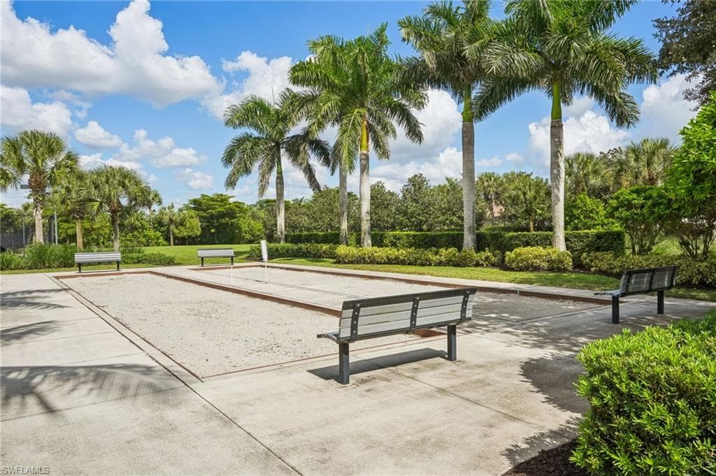 2445 Orchard St, Naples, FL 34120-43