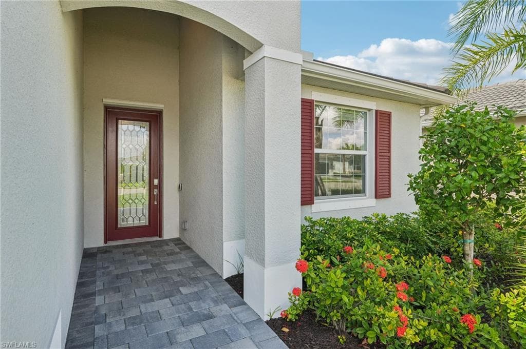 2445 Orchard St, Naples, FL 34120-4