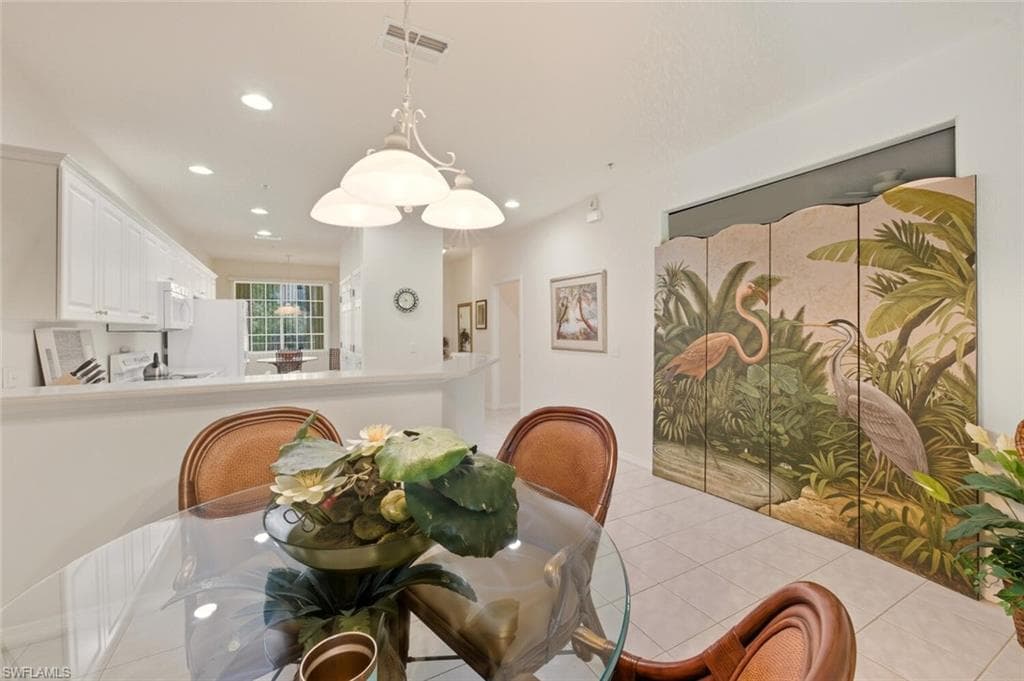 4863 Hampshire Ct 106, Naples, FL 34112-15