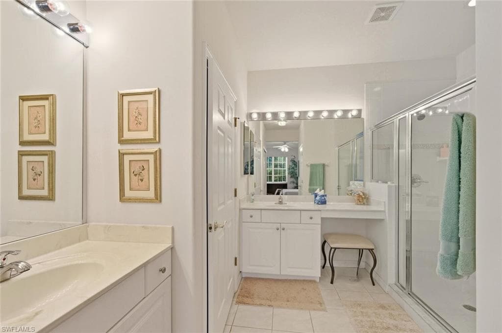 4863 Hampshire Ct 106, Naples, FL 34112-19