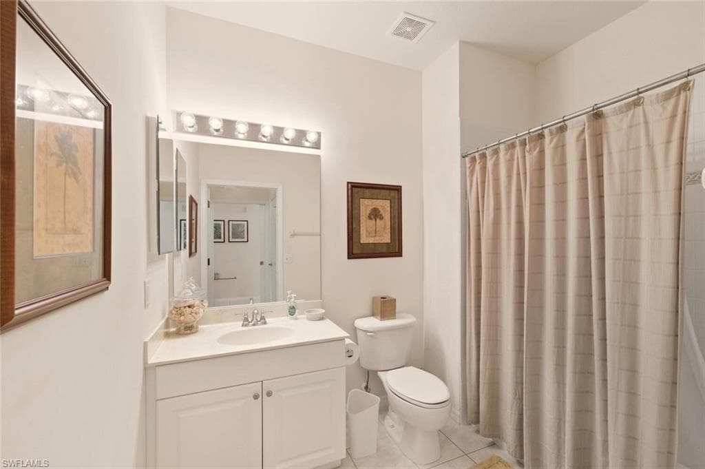 4863 Hampshire Ct 106, Naples, FL 34112-22