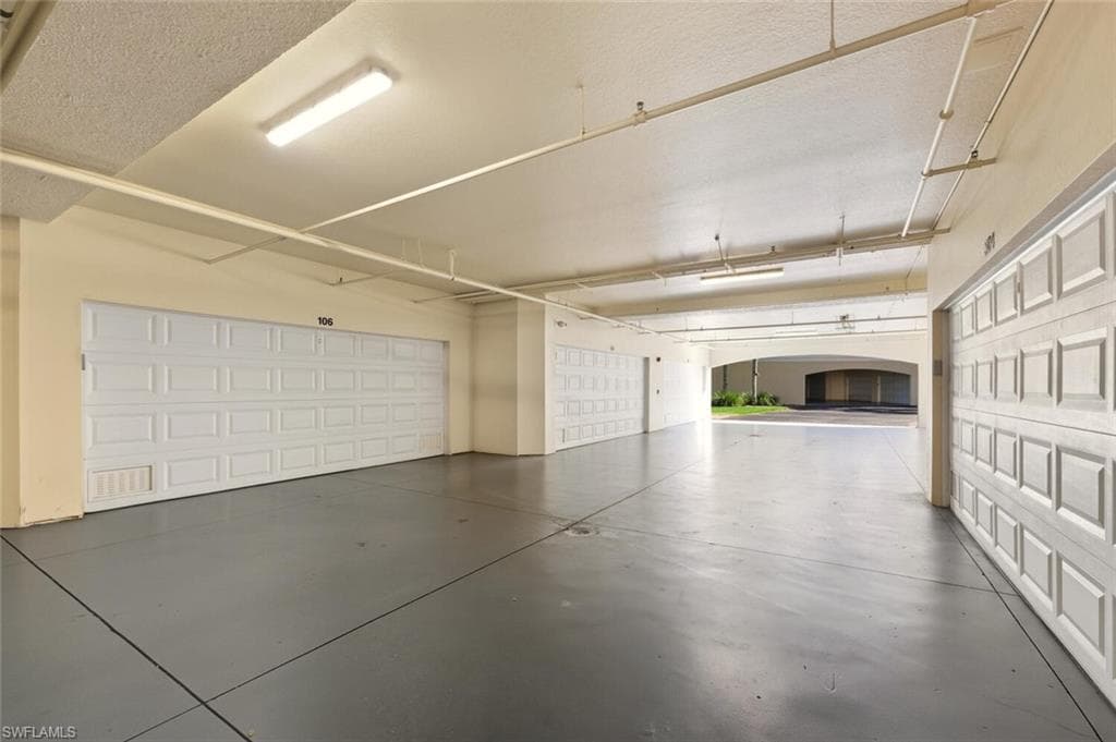 4863 Hampshire Ct 106, Naples, FL 34112-27