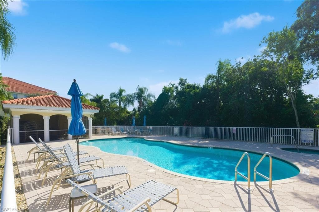4863 Hampshire Ct 106, Naples, FL 34112-28